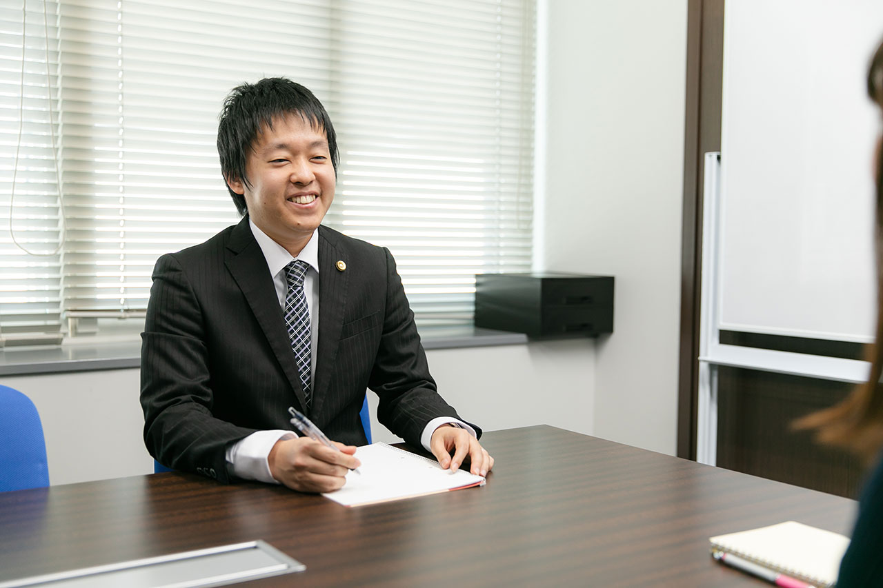 弁護士に相談することは、
まだまだ敷居が高い。